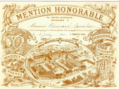 On peut voir ici la carte qui est un certificat comme quoi l'élève a reçu de bonnes notes et à eu une bonne conduite dans la semaine.